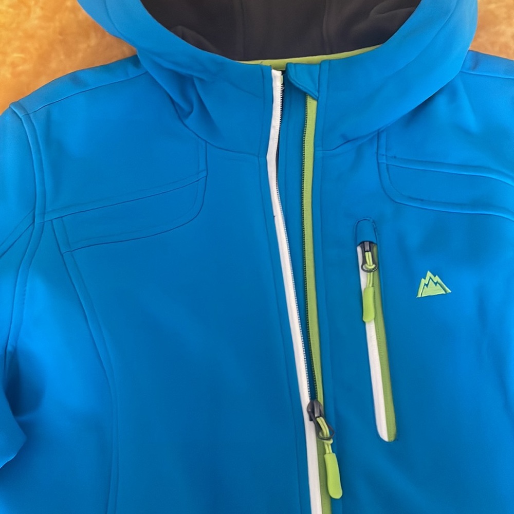 Snozu performance jacket - Picture 2 of 10